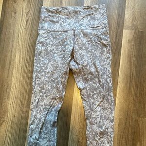Lululemon wunder train 25” size 6